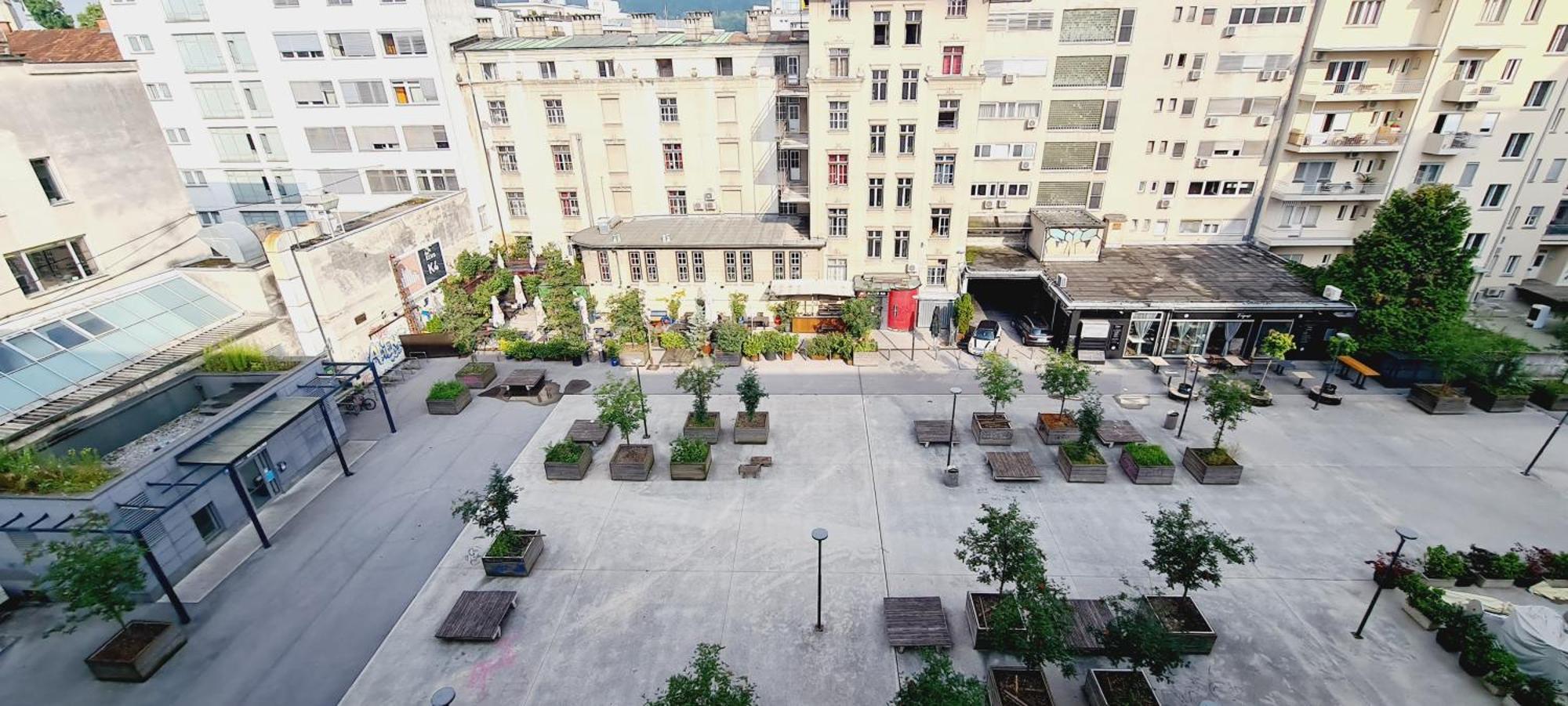 Little Plaza Duplex Liubliana Exterior foto